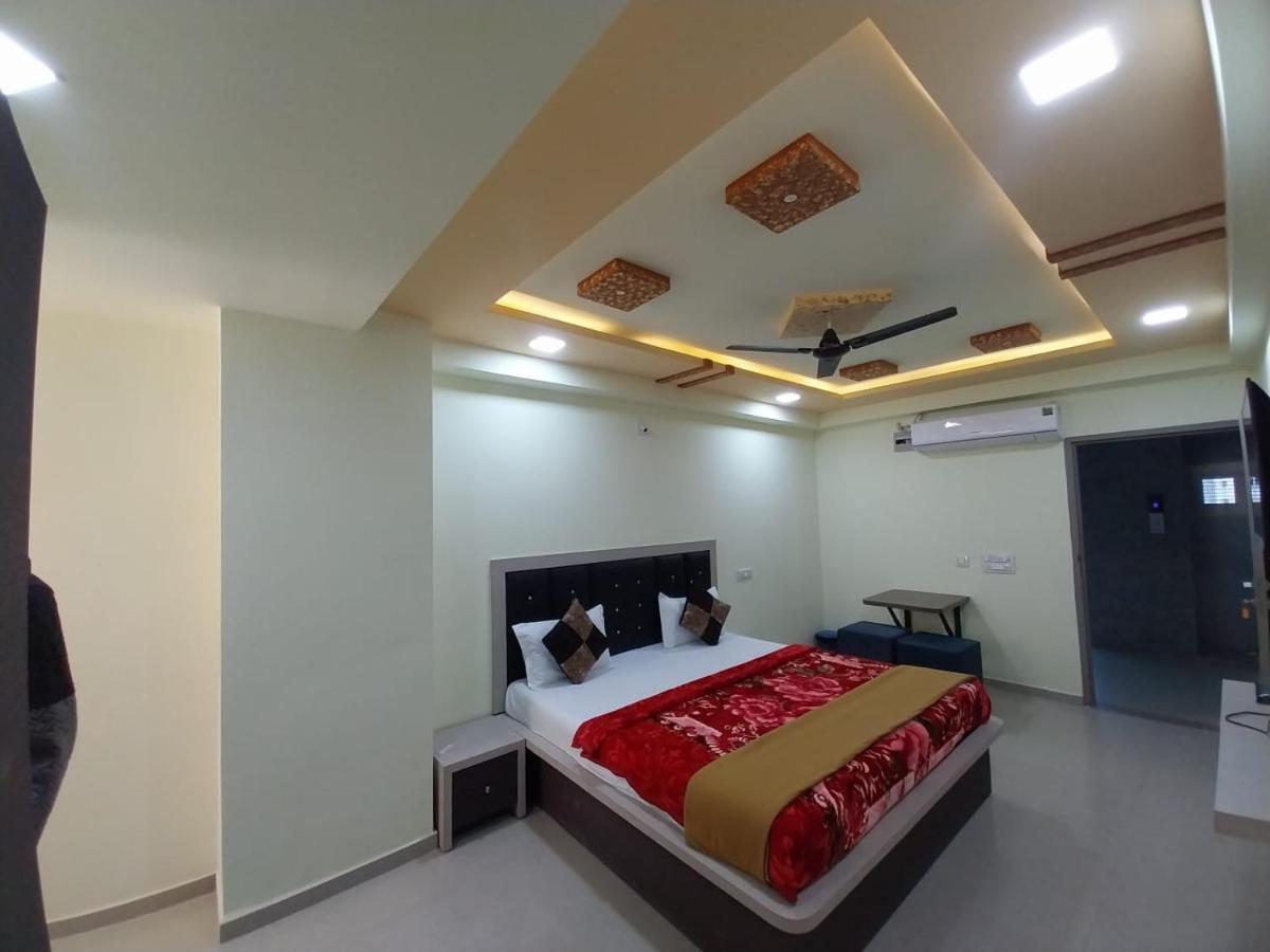 אחמדאבאד Hotel Ggc Inn מראה חיצוני תמונה